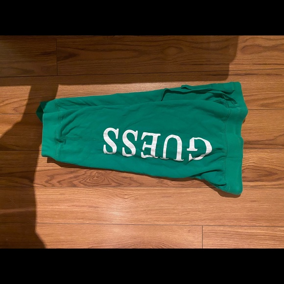 Guess sweat capris! - Picture 2 of 3